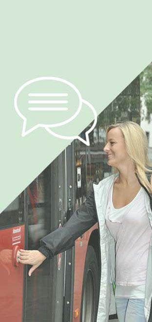 Blonde Frau steigt in den Bus ©Dan Race - stock.adobe.com Blonde Frau steigt in den Bus ©Dan Race - stock.adobe.com